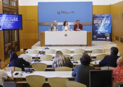 Javier G. Campayo, Sara Fernández y Javier Sierra en la presentación de Ocultura: ¿Hay vida más allá?