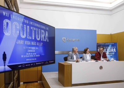 Javier G. Campayo, Sara Fernández y Javier Sierra en la presentación de Ocultura: ¿Hay vida más allá?